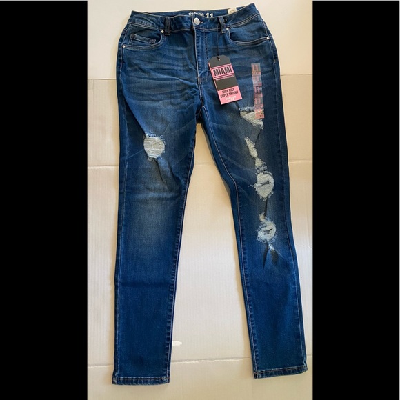 refuge Denim - NWT $39.99 Miami SZ 11 High Rise Super Skinny